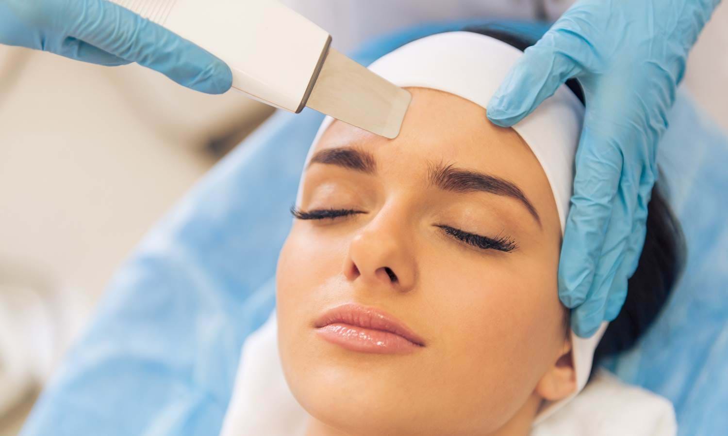 The difference between Cosmetic Dermatology & Plastic Surgery